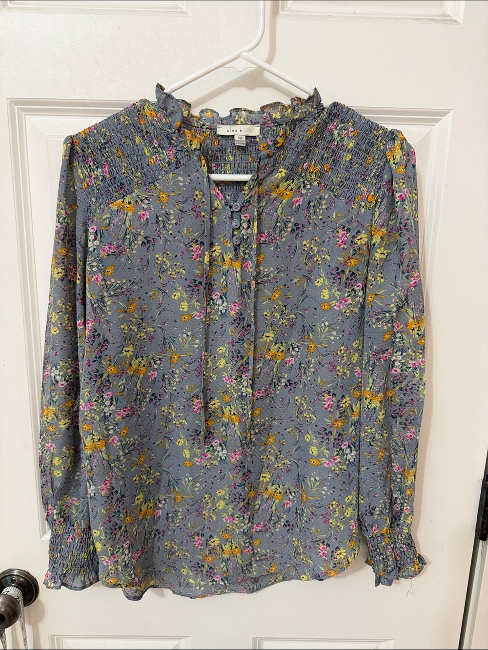 Alex & Lili Long Sleeve  Floral Blouse Size Medium Blue